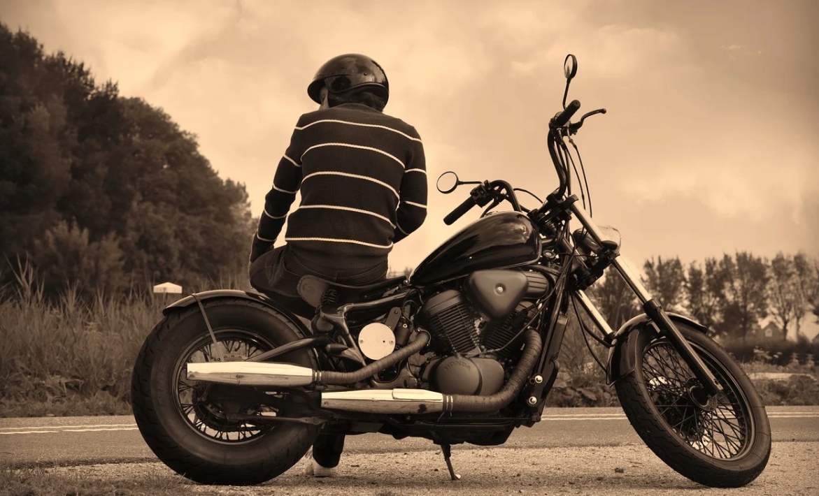 motorkář a motorka